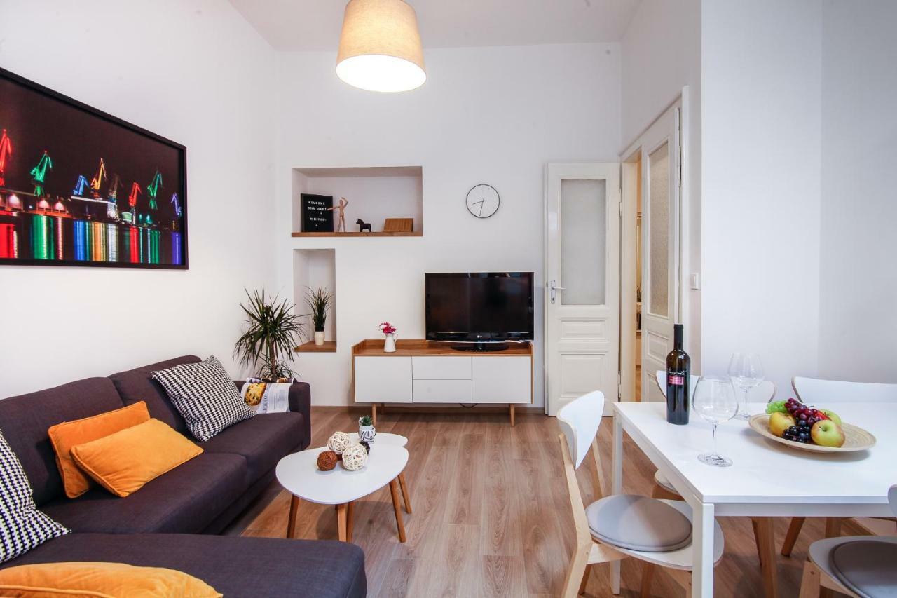 Apartment Kensi*** Pula Buitenkant foto
