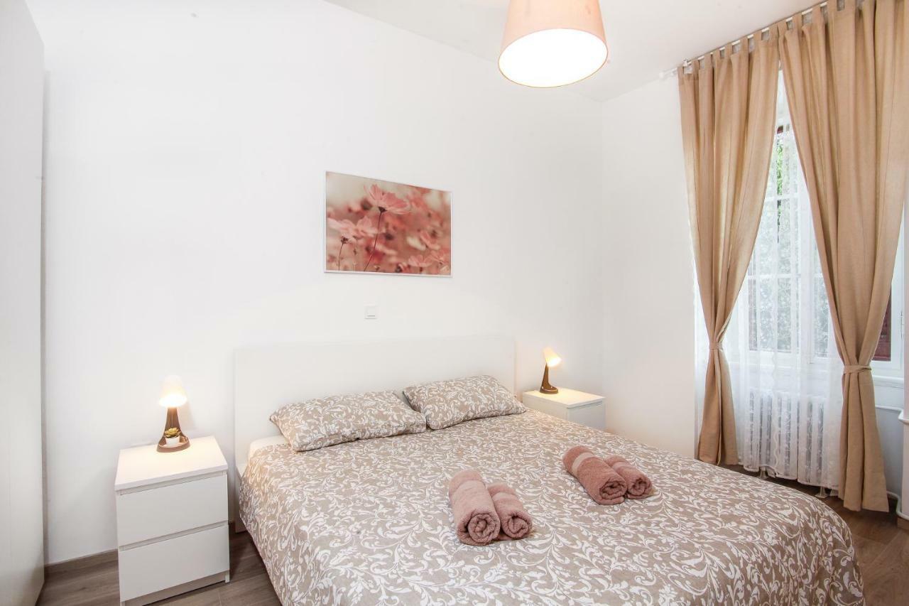 Apartment Kensi*** Pula Buitenkant foto