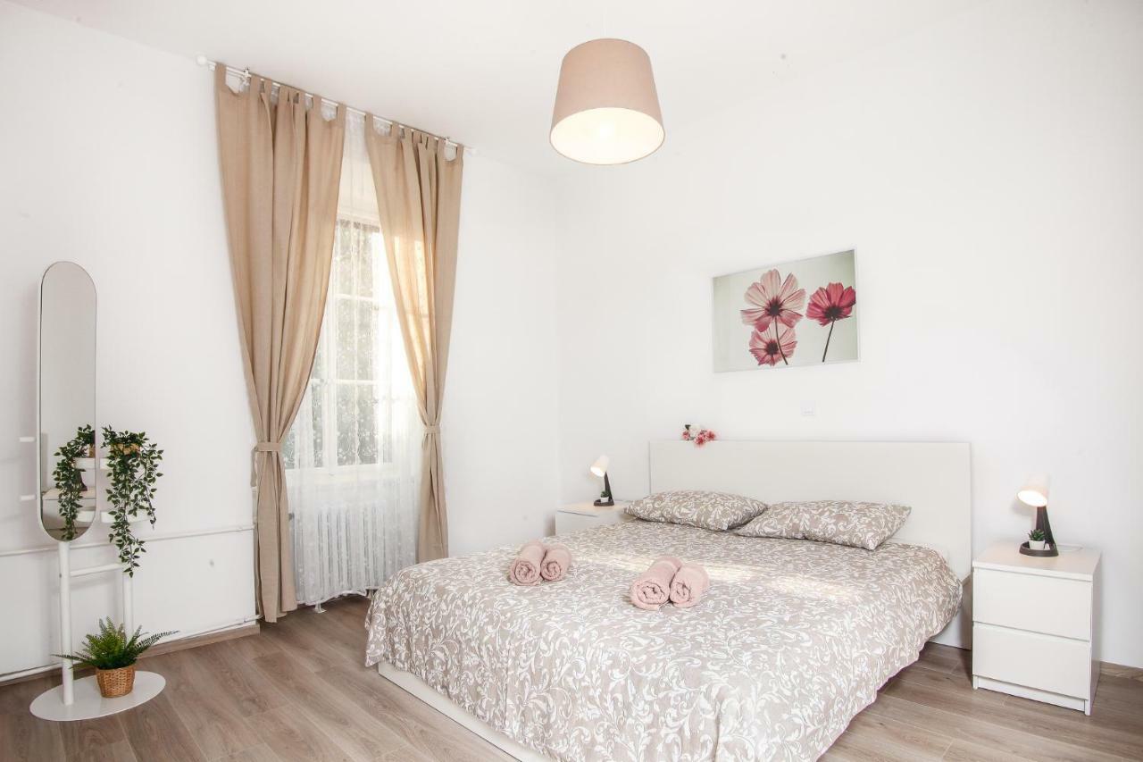 Apartment Kensi*** Pula Buitenkant foto