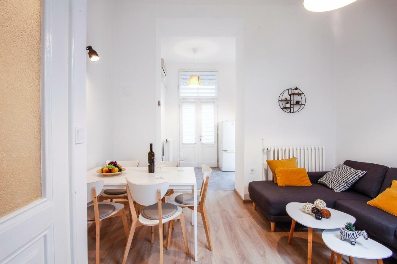 Apartment Kensi*** Pula Buitenkant foto