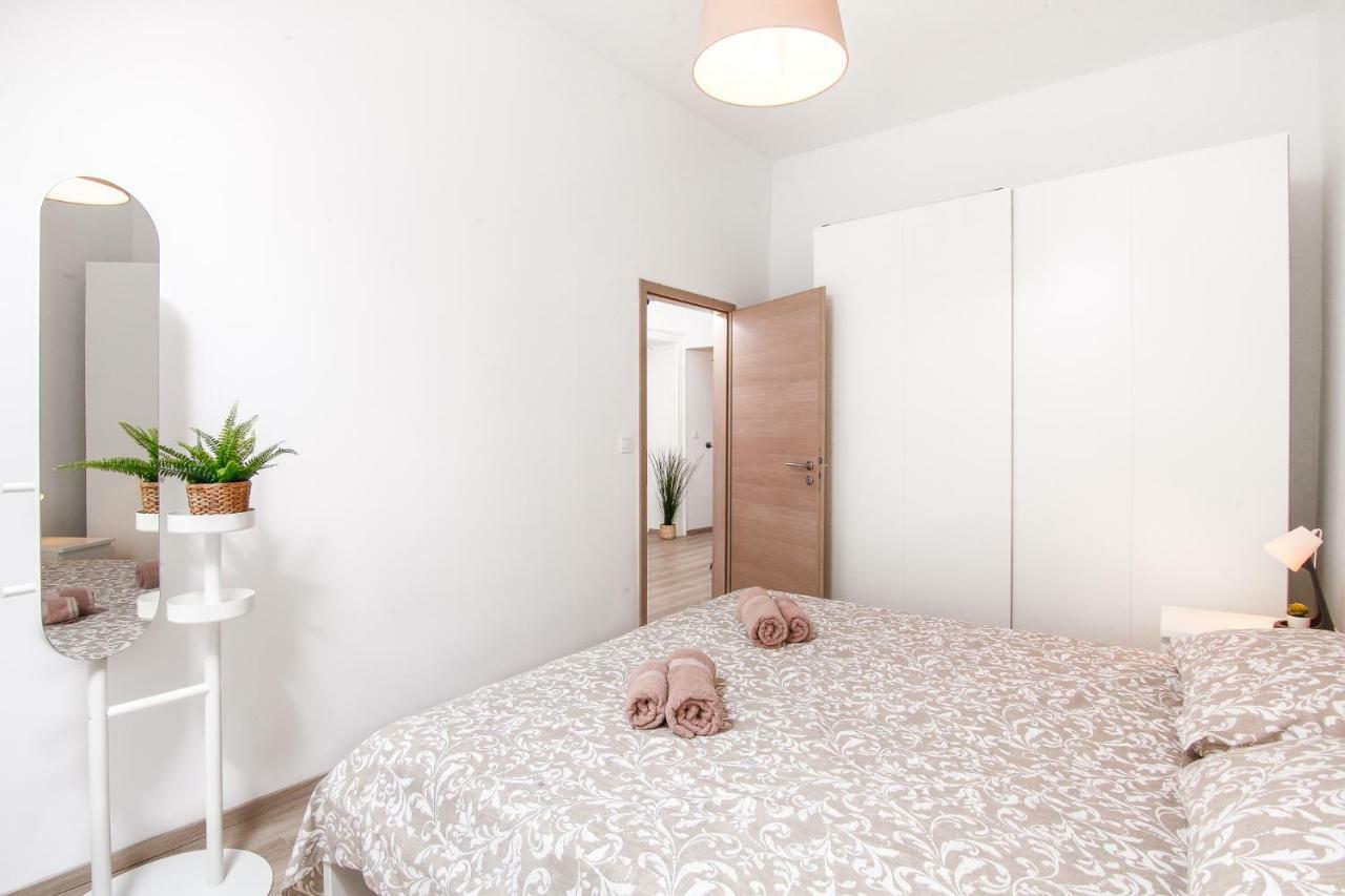 Apartment Kensi*** Pula Buitenkant foto